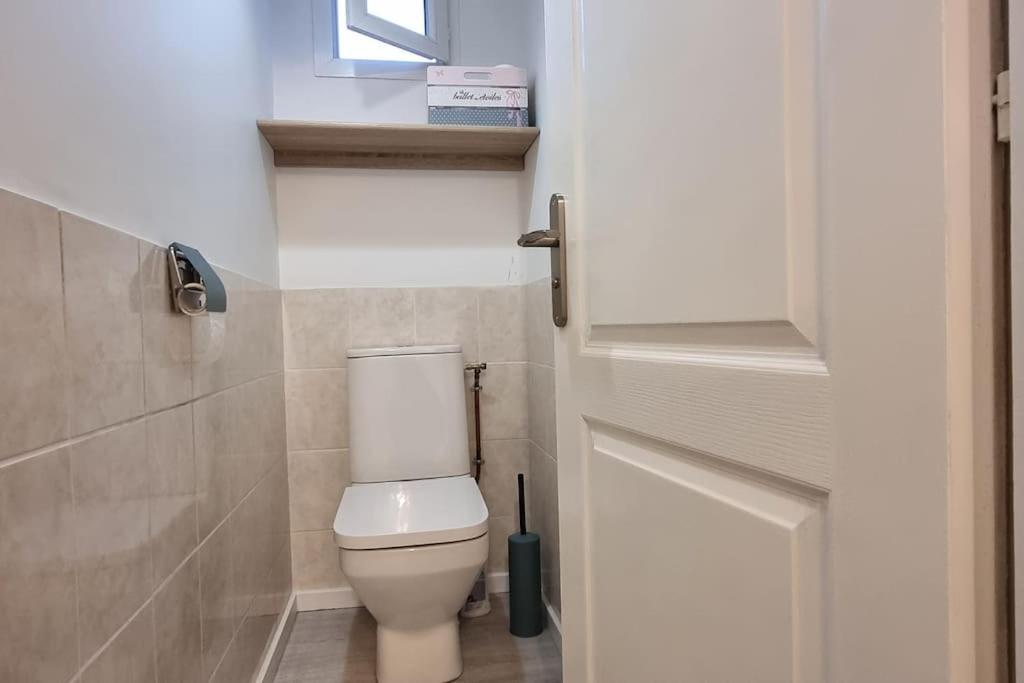Belle Maison Climatisee Renovee Pac-Man Entre Collegues, Amis, Famille - Barbecue - Netflix - Prime - Baby Foot 50Cts Saint-Seurin-sur-l'Isle Exterior foto