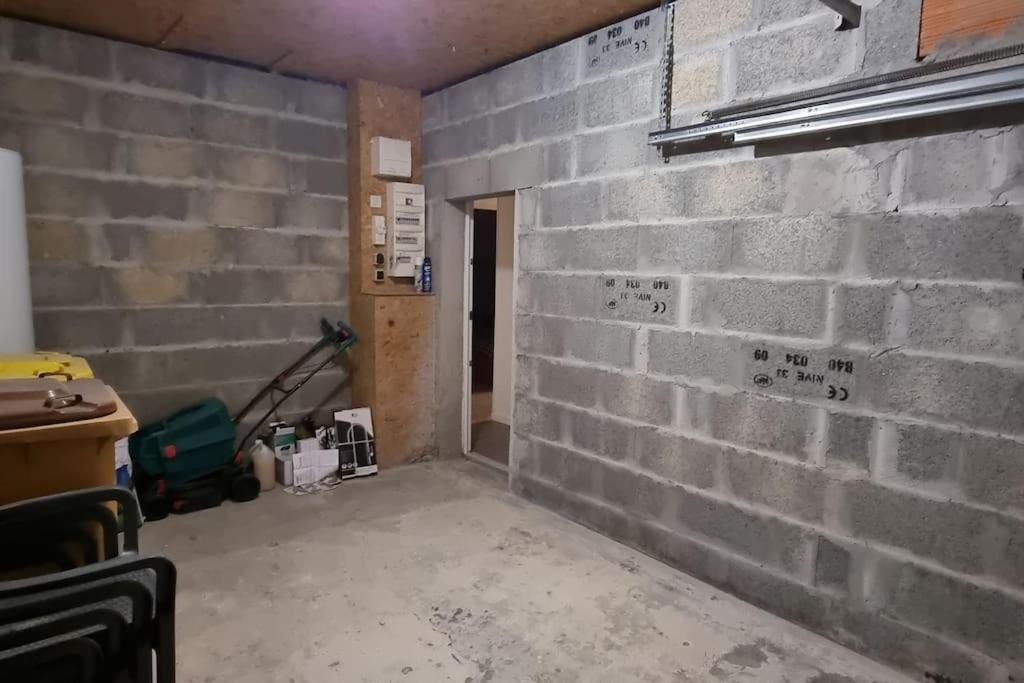 Belle Maison Climatisee Renovee Pac-Man Entre Collegues, Amis, Famille - Barbecue - Netflix - Prime - Baby Foot 50Cts Saint-Seurin-sur-l'Isle Exterior foto
