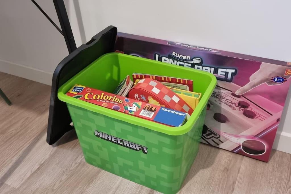 Belle Maison Climatisee Renovee Pac-Man Entre Collegues, Amis, Famille - Barbecue - Netflix - Prime - Baby Foot 50Cts Saint-Seurin-sur-l'Isle Exterior foto